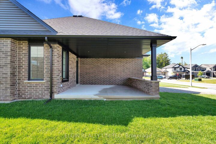 Property Photo:  97 Keba Crescent  ON N4G 0K6 