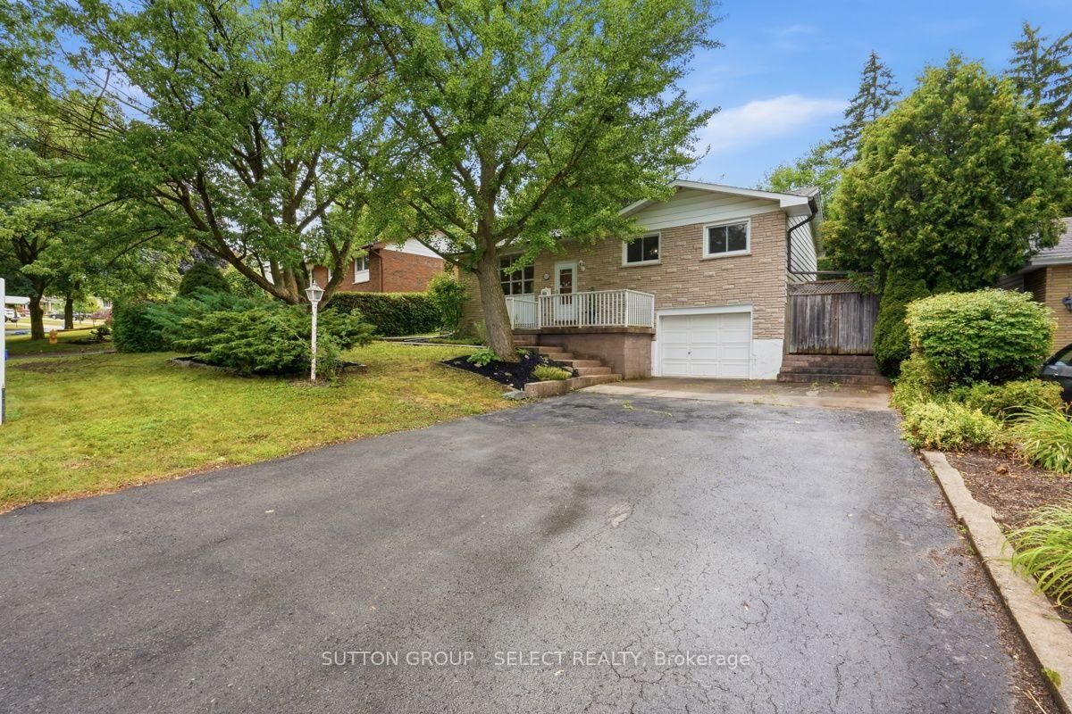 Property Photo:  643 Widmore Drive  ON N6J 3A7 