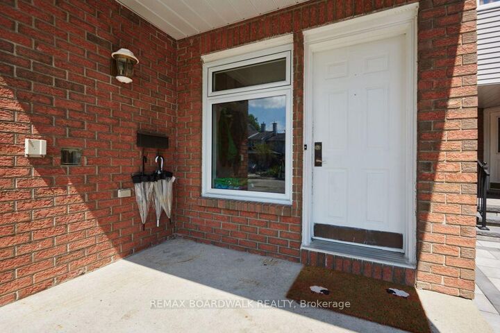 Property Photo: 79 Hunters Glen Crescent ON K1T 3R1