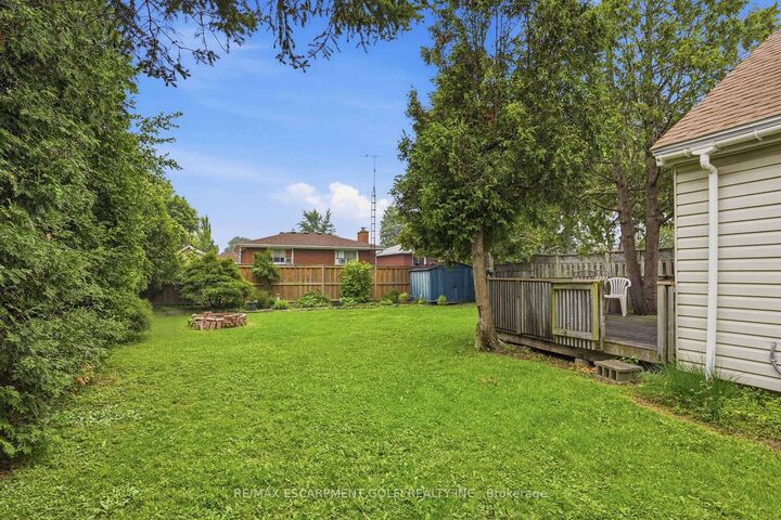 Property Photo: 834 Mohawk Road E ON L8T 2R5