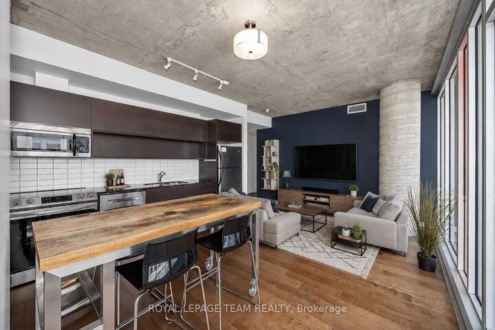 Property Photo: 324 Laurier Avenue W 2010 ON K1N 6P6