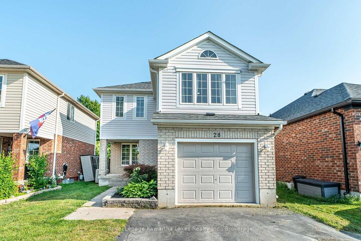 Property Photo: 28 Lang Court ON K9V 6E5