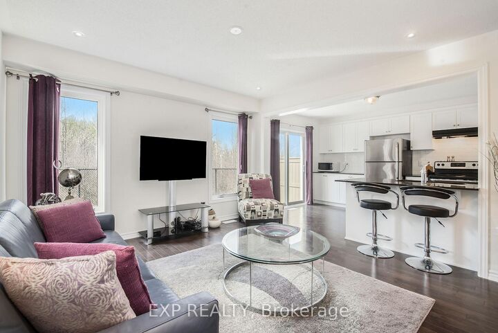 Photo de la propriété:  141 Maestro Avenue  ON K2S 1B9 