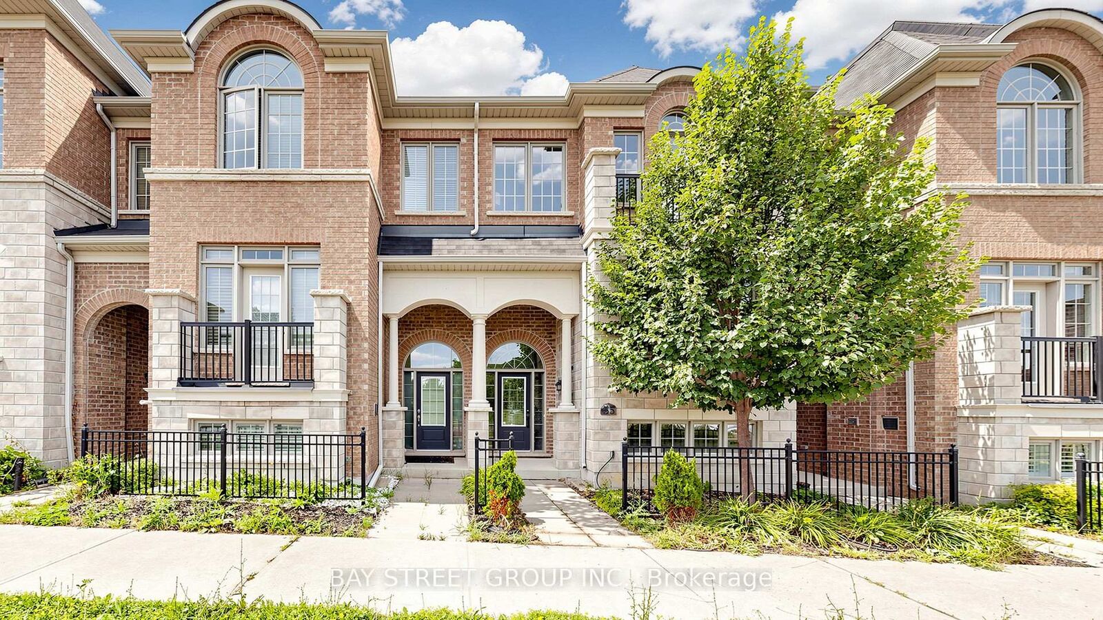 Property Photo: 35 Sharbot Lane ON L6E 0S7