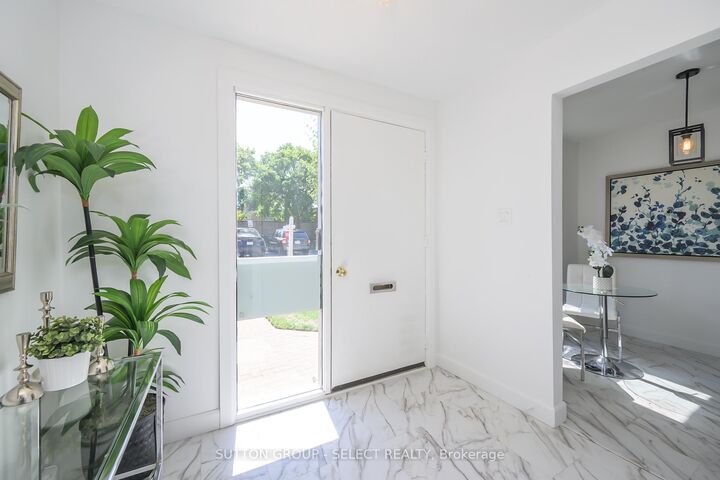 Property Photo:  522 Cranbrook Road  ON N6K 2X3 