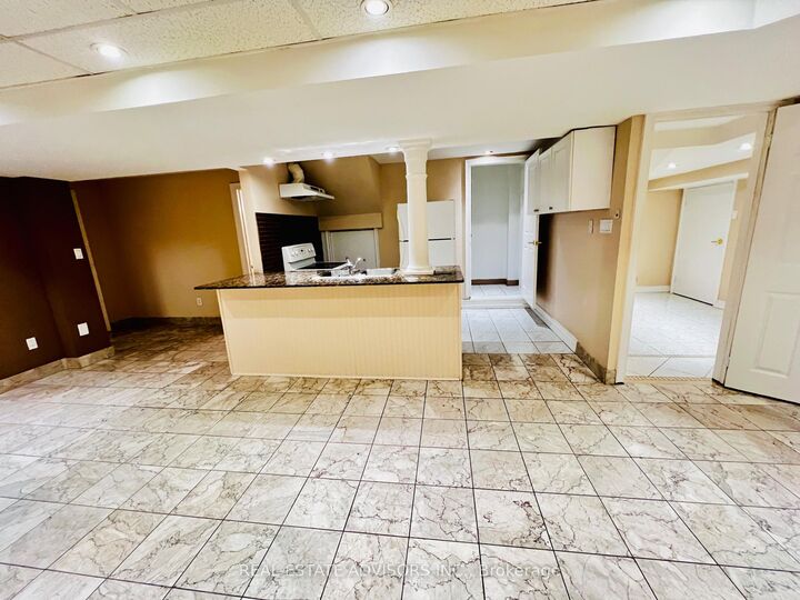 Property Photo:  2 Adam Ernst Basement Court  ON L4H 2S5 