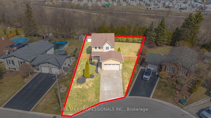 Property Photo:  200 Morrison Drive  ON N3W 1A8 