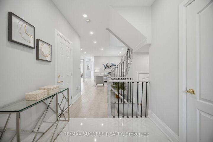Property Photo:  1019 Donnelly Street  ON L9T 0A2 