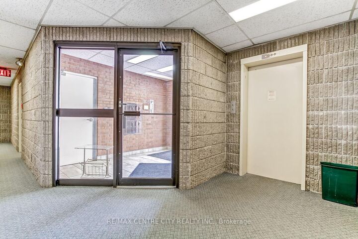 Property Photo:  125 Elm Street 11  ON N5R 1H9 
