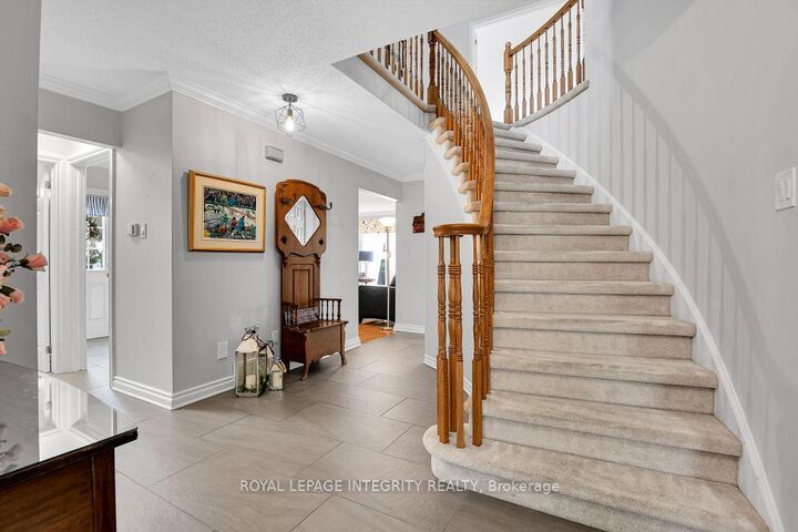 Property Photo: 46 Dartmoor Drive ON K2M 1S6