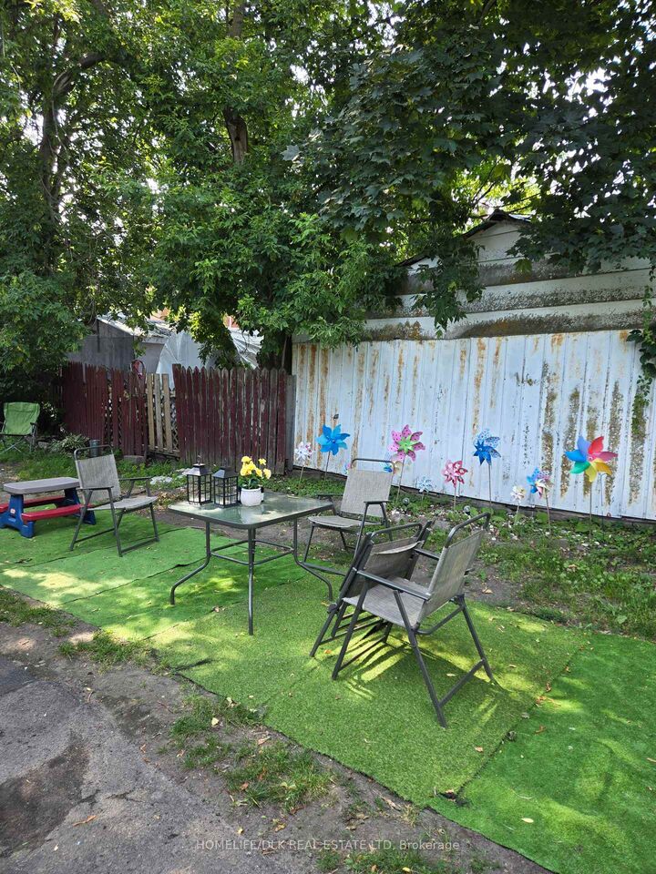 Property Photo:  60 George Street  ON K6V 3V5 