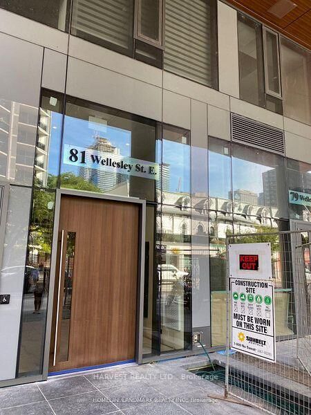 Property Photo: 81 Wellesley Street E 2105 ON M5V 1J6
