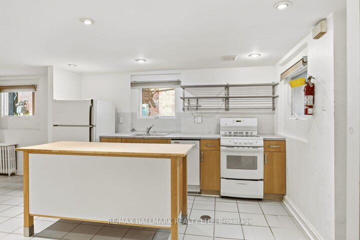 Property Photo: 321 Palmerston Boulevard Lower-A ON M6G 2N5