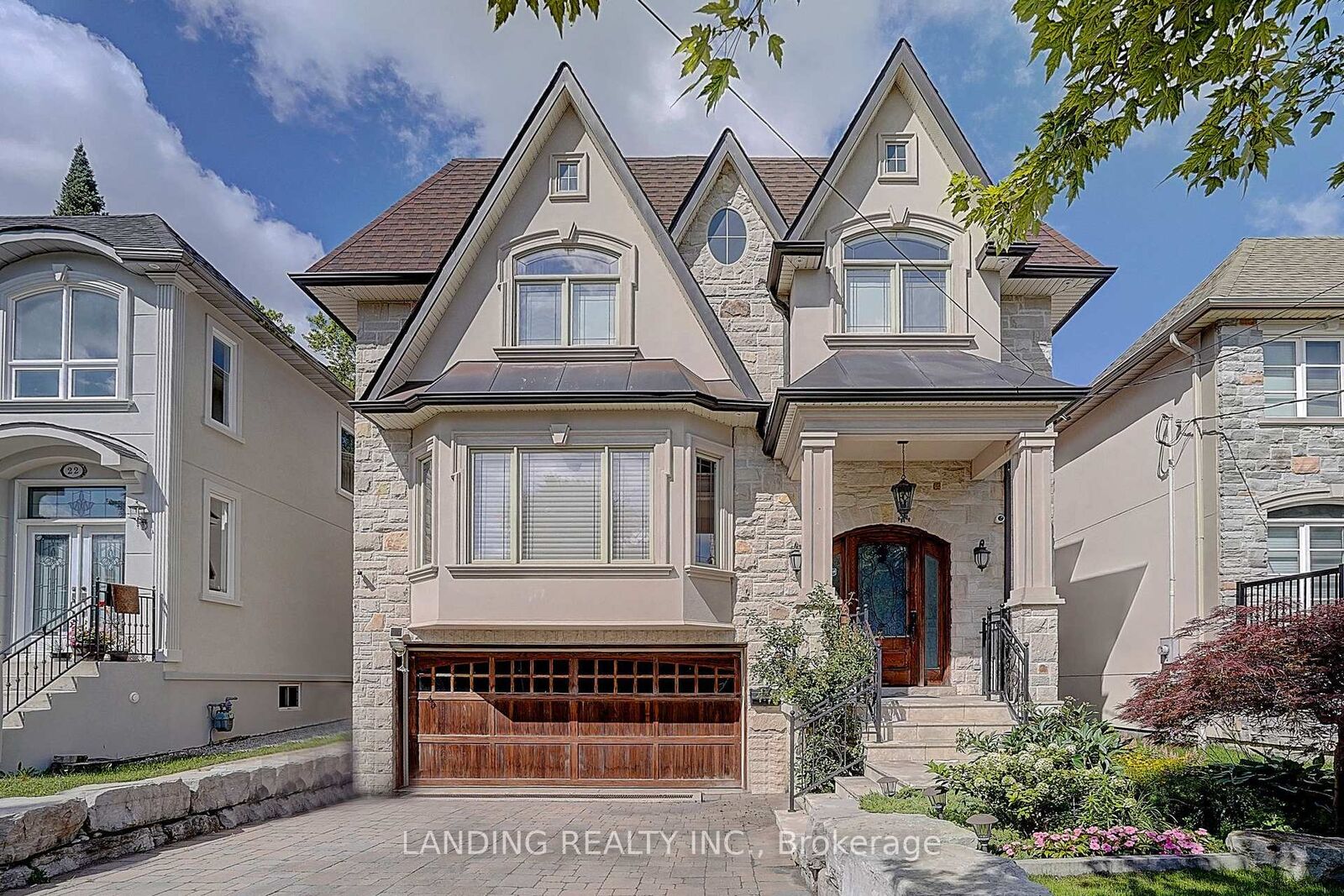 Property Photo: 24 Abbotsford Road ON M2N 2P8