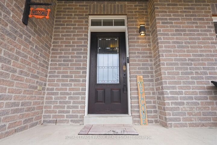 Property Photo: 8 Kyle Court ON K9V 0E2