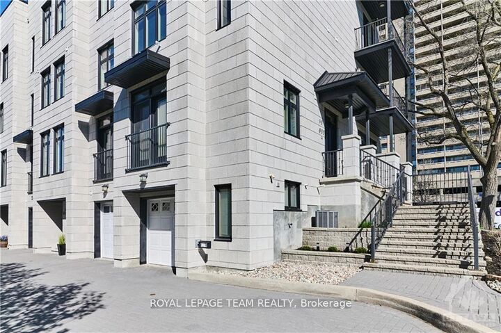 Property Photo: 800 Melwood Avenue 10 ON K2A 3C3