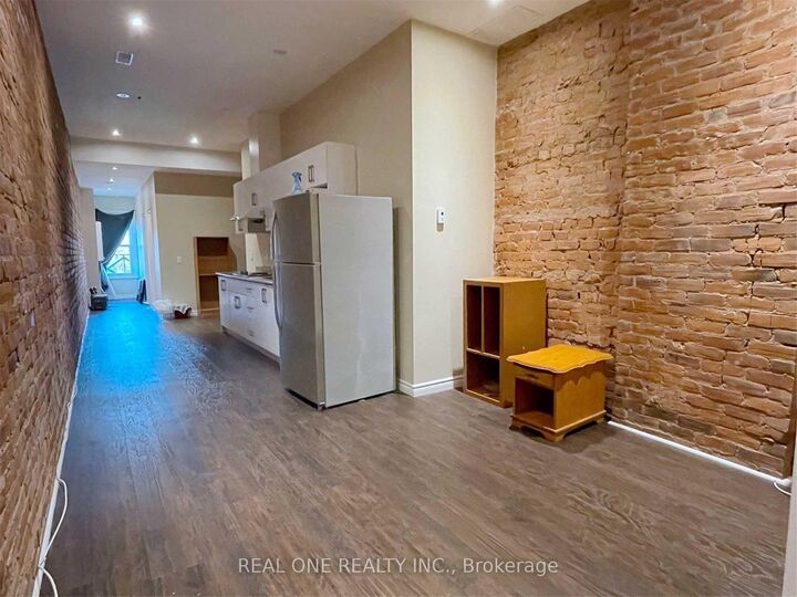 Property Photo:  173 King Street E 2  ON L8N 1B3 