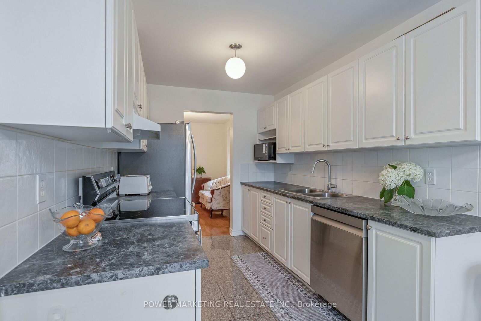 Property Photo: 2181 Sunmeadow Street ON K4A 4W1