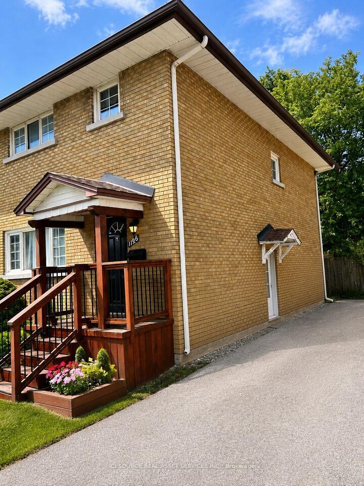 Property Photo:  1126 Woodroffe Avenue  ON K2C 2T1 
