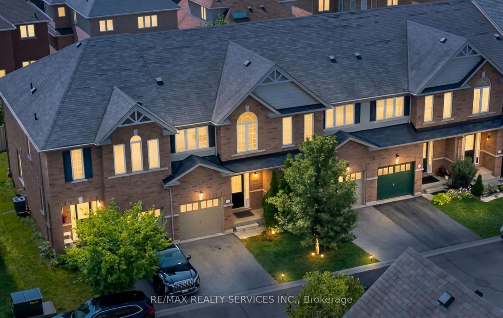 Property Photo:  651 Farmstead Drive 90  ON L9T 7W2 