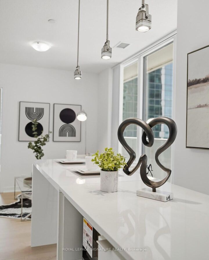 Property Photo:  88 Harbour Street 1710  ON M5J 0C3 