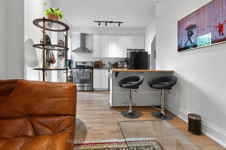 Property Photo:  65 Rusholme Park Crescent  ON M6J 2E1 