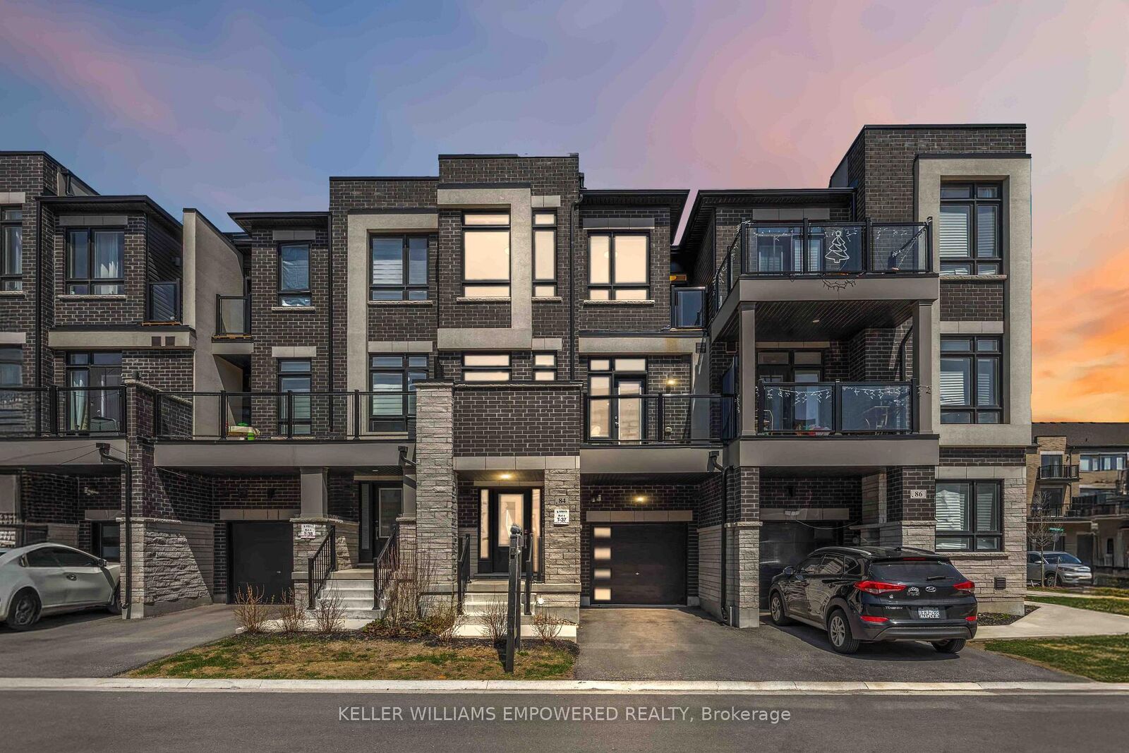 Property Photo:  84 Riley Reed Lane  ON L4S 0M3 