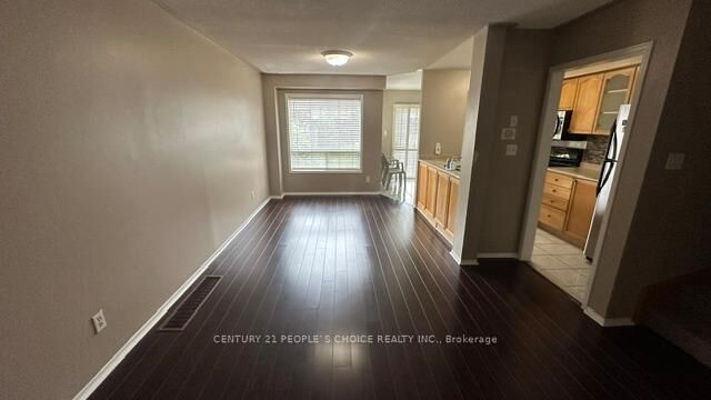 Property Photo:  7530 Magistrate Terrace Upper  ON L5W 1L3 