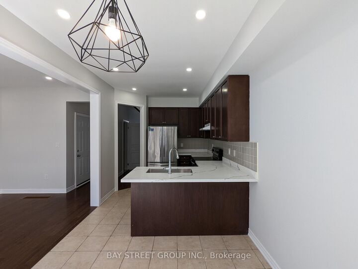 Photo de la propriété:  80 Brock Avenue  ON L6C 0S9 