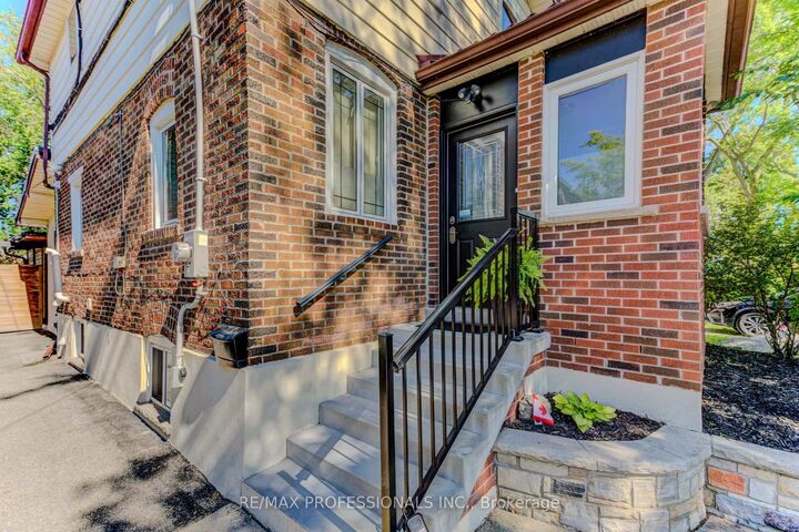 Property Photo: 39 Rosemeade Avenue ON M8Y 3A4