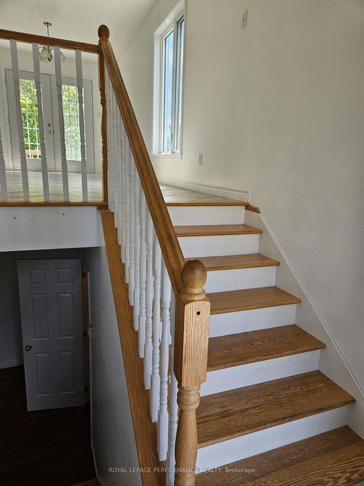 Property Photo: 350 Higginson Street ON K6A 3W7