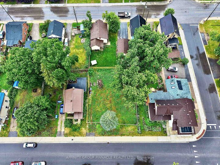 Property Photo:  82 King Street  ON K9V 1C8 