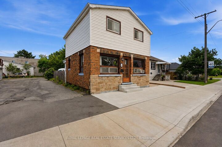 Photo de la propriété:  1819 Main Street E  ON L8H 1E7 