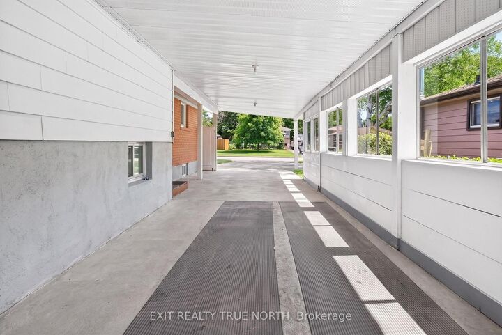 Property Photo:  1053 Glen Bogie Crescent  ON L4R 4S6 