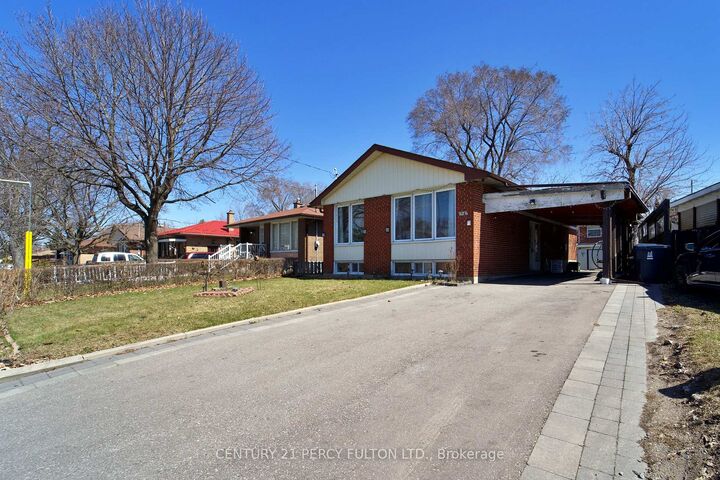 Property Photo:  826 Brimorton Drive  ON M1G 2S9 