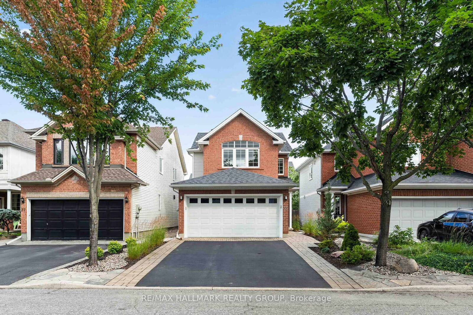 Property Photo:  35 Coleridge Street  ON K2C 4E5 