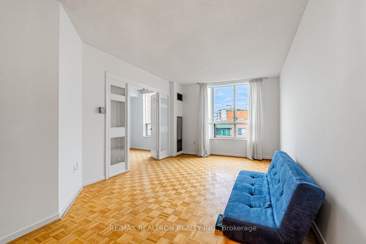 Property Photo: 284 Bloor Street W 903 ON M5S 3B8