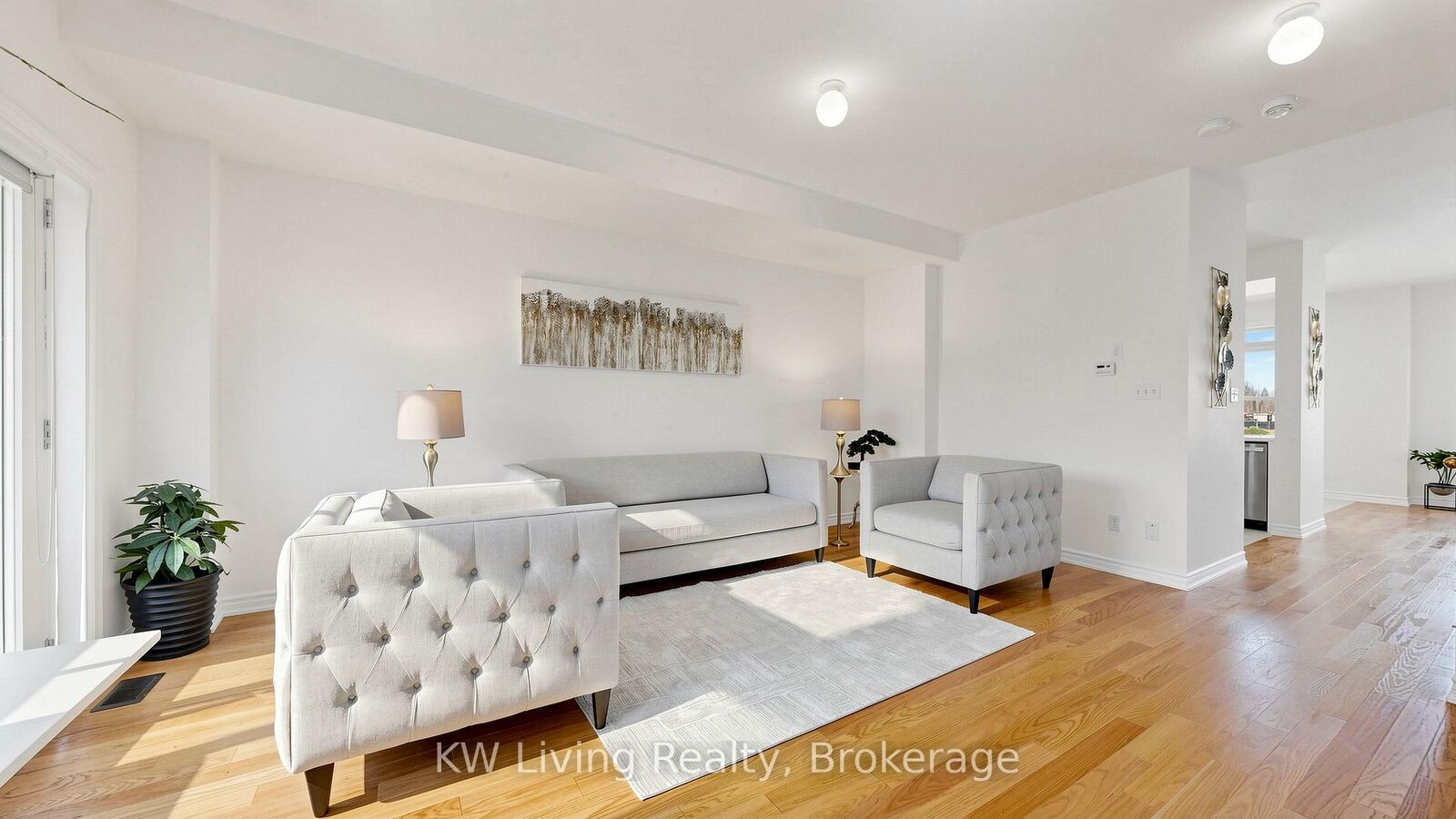 Property Photo:  2540 William Jackson Drive 303  ON L1X 0E4 