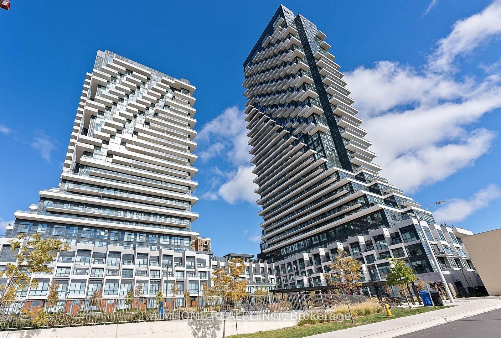 Property Photo:  30 Inn On The Park Drive 912  ON M3C 0P7 