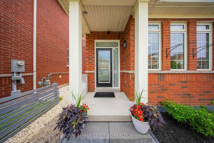 Property Photo:  515 Hinchey Crescent  ON L9T 7X4 