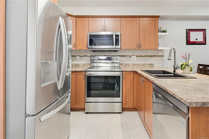Property Photo:  663 Goldstream Ave #205  BC V9B 2W9 