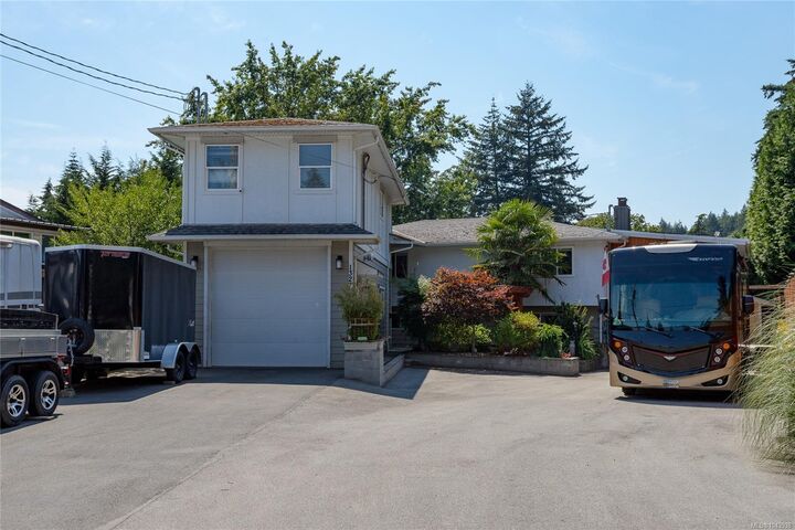 Property Photo: 1327 Justine Pl BC V9B 4J1