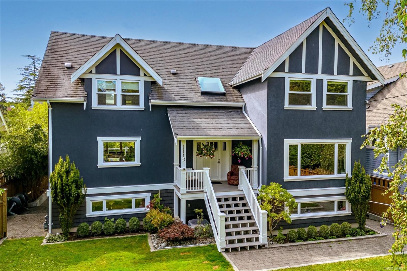 Property Photo: 1110 Newport Ave BC V8S 5E4
