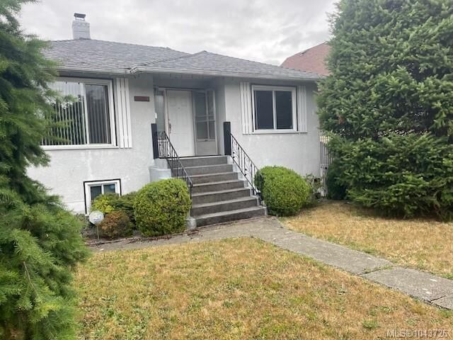 Property Photo: 2684 5th Ave BC V9Y 2G1