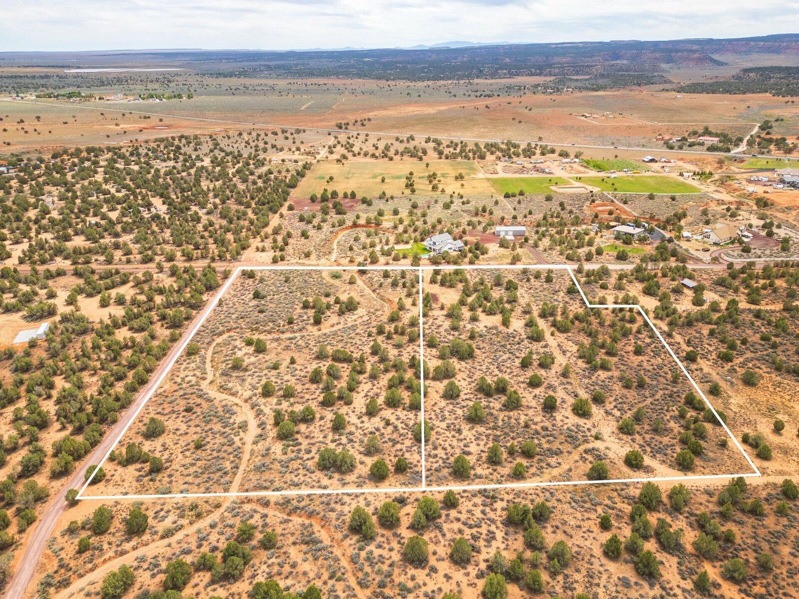 Property Photo: Utah Ave Av-Jhls-3 UT 84737