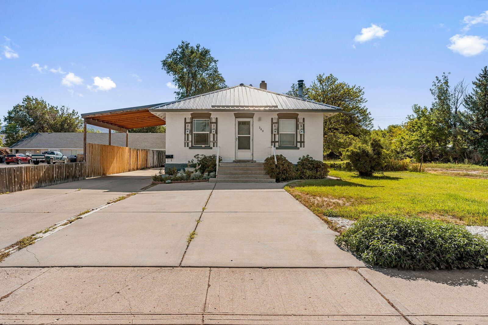 Property Photo: 360 N 400 W UT 84721