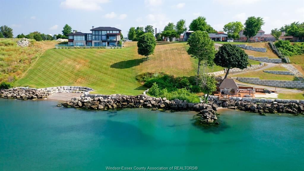 Property Photo: 366 Seacliff Drive West ON N8H 4E1