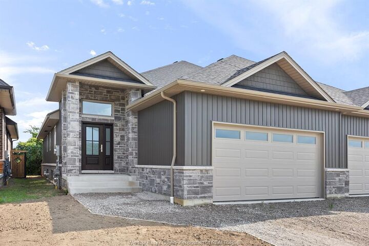 77 Pereira Drive — photo 1