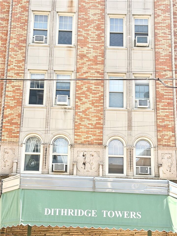 Property Photo: 144 N Dithridge St 1 PA 15213
