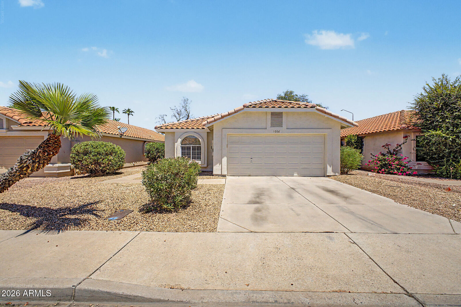 Property Photo:  1006 W Redondo Drive  AZ 85233 
